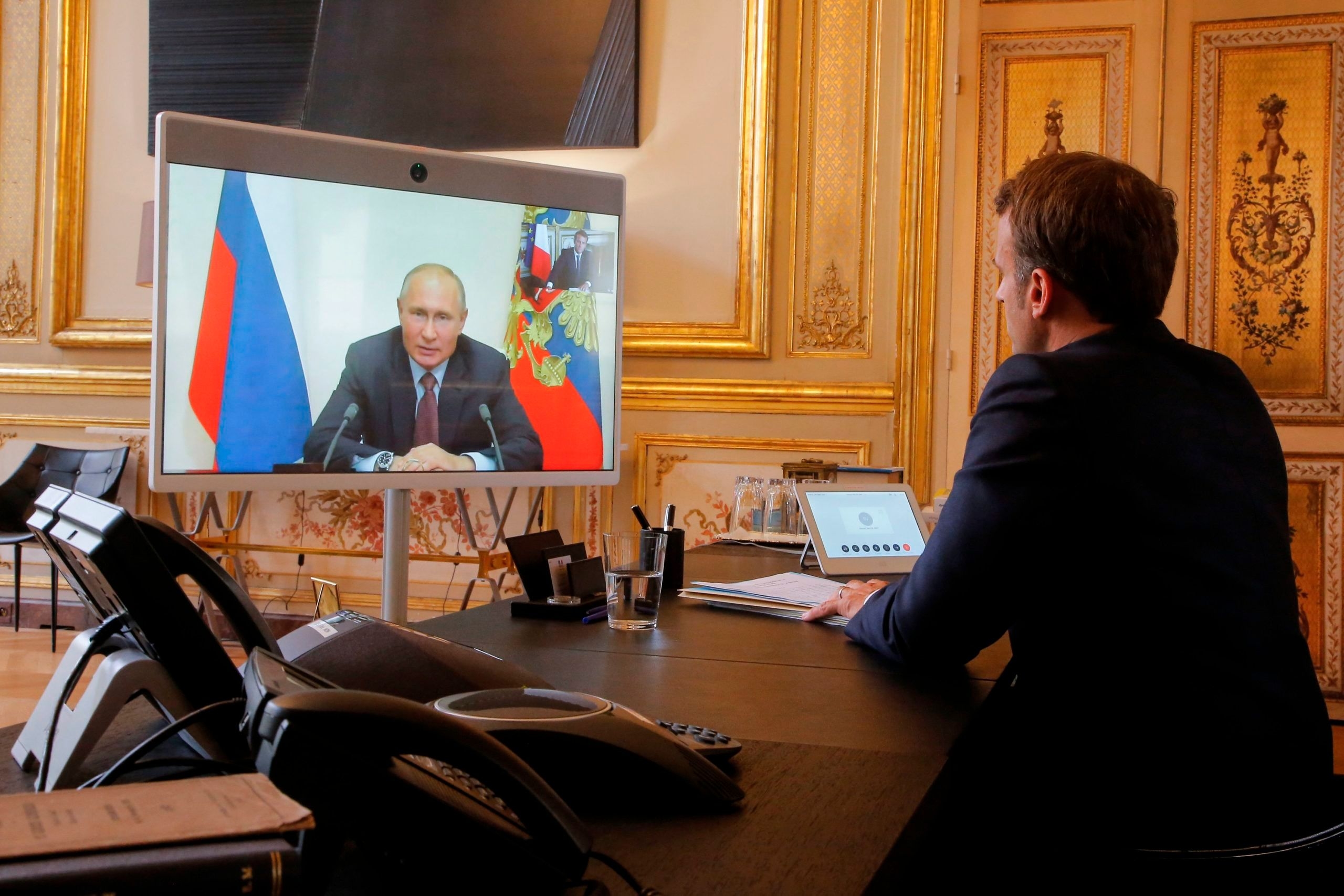 Переговоры Эммануэля Макрона и Владимира Путина, 2022. Фото: AFP