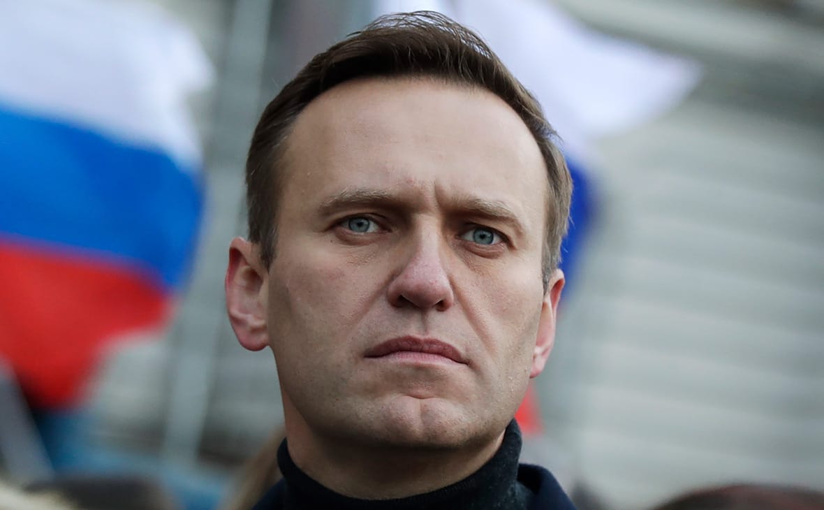 «По стране будут бегать 5 миллионов уклоняющихся, а за ними — миллион ментов» — Навальный о мобилизации в РФ