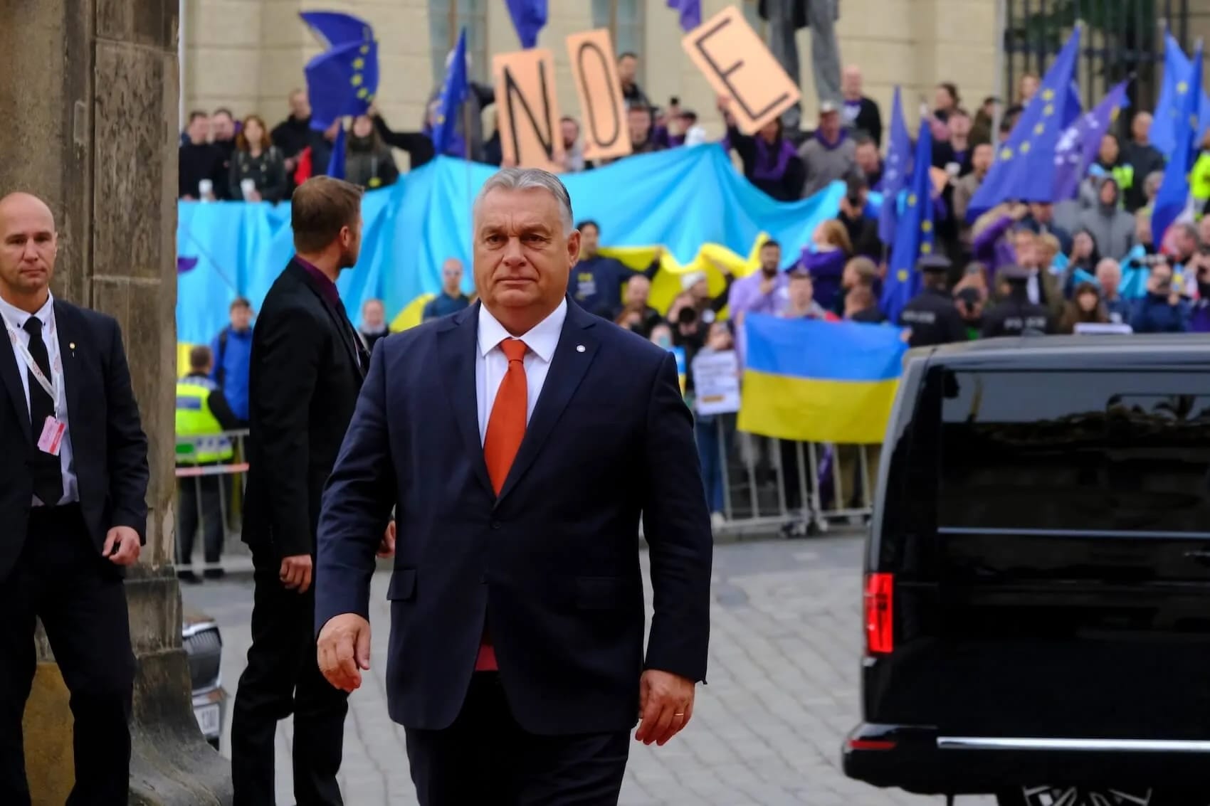 Орбан нагнетает антиукраинские настроения в Венгрии, готовясь к «качественному» ужесточению режима из-за падения рейтингов — политолог